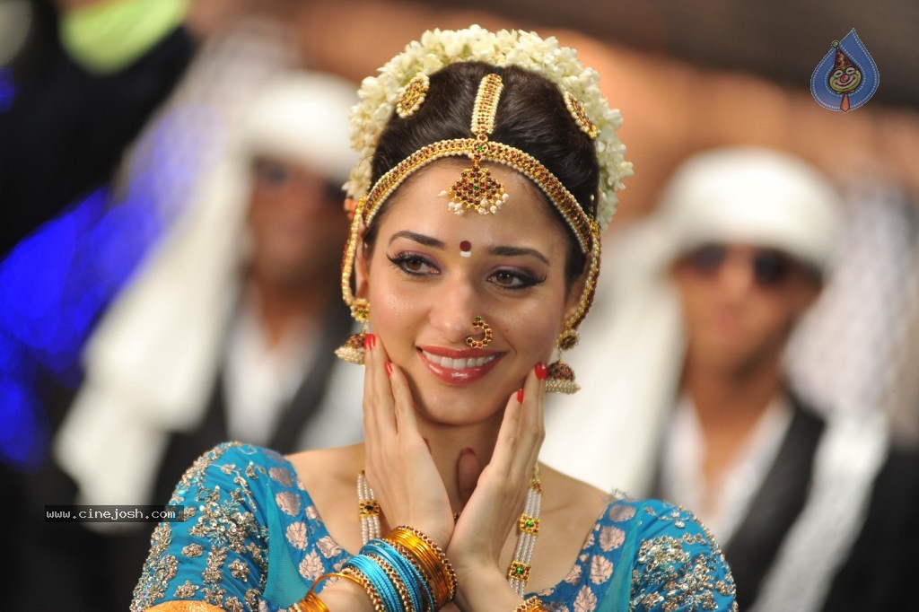 Tamanna New Hot Stills - 7 / 34 photos