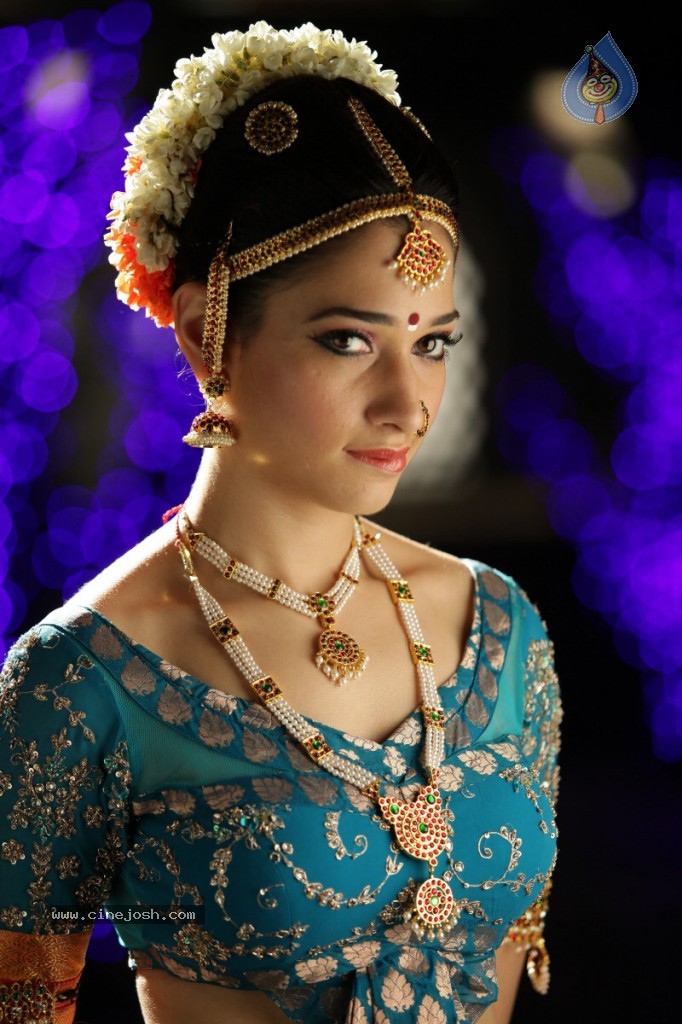 Tamanna New Hot Stills - 13 / 34 photos