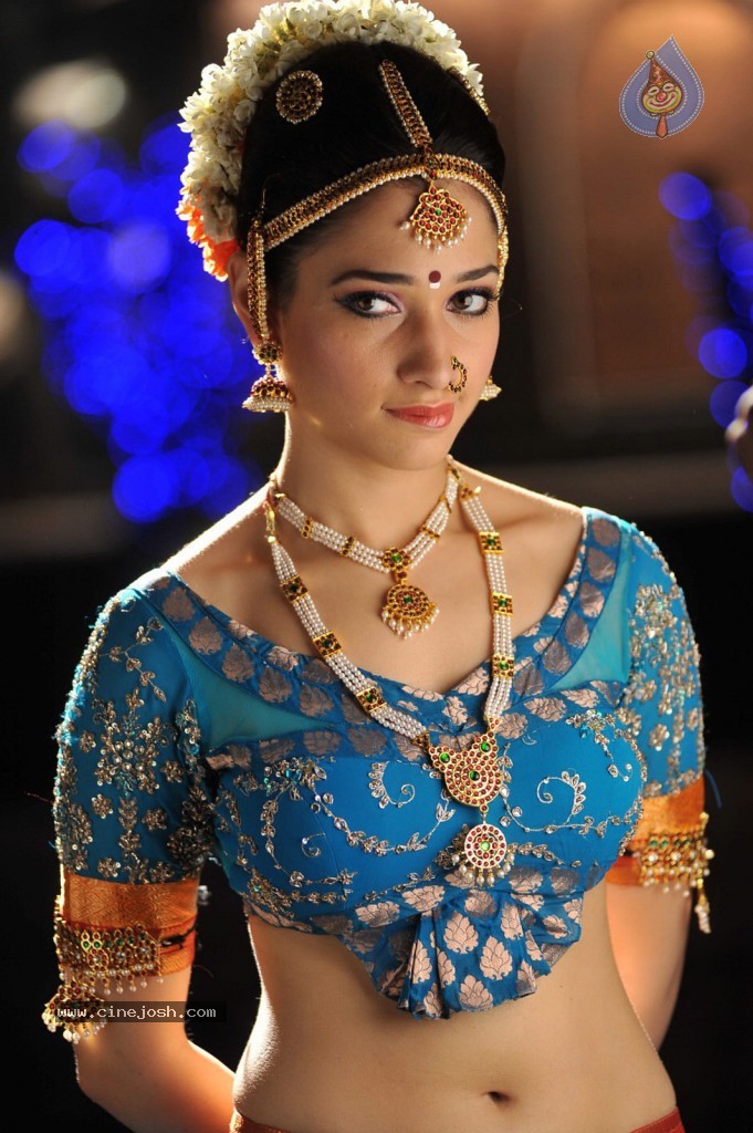 Tamanna New Hot Stills - 14 / 34 photos