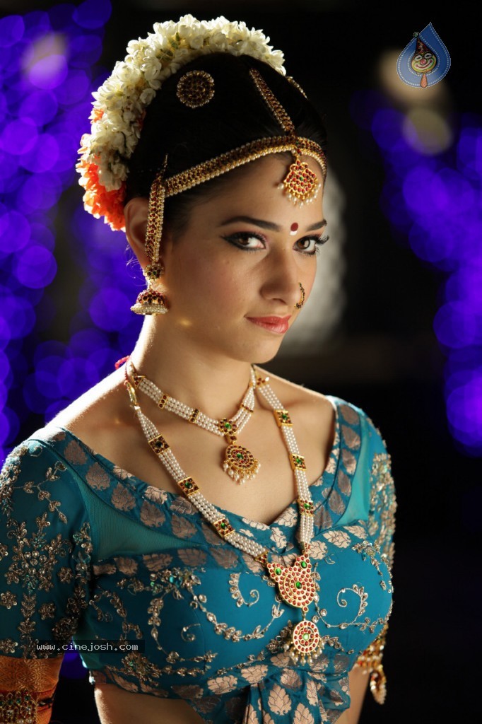 Tamanna New Hot Stills - 29 / 34 photos