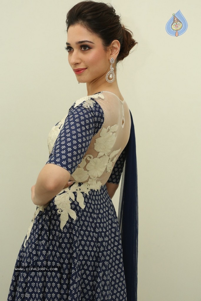 Tamanna New Pics - 28 / 102 photos