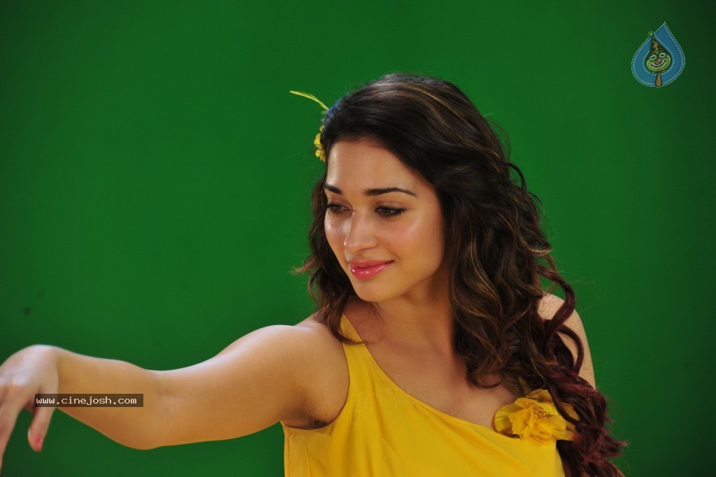 Tamanna New Spicy Photos - 2 / 89 photos