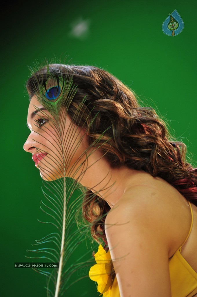 Tamanna New Spicy Photos - 9 / 89 photos