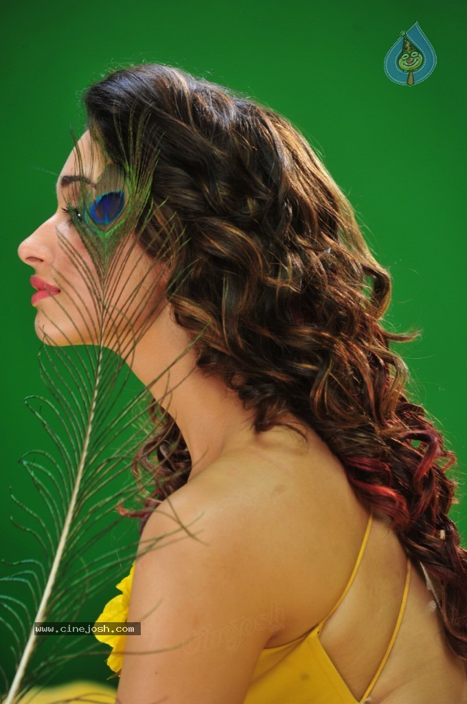 Tamanna New Spicy Photos - 16 / 89 photos