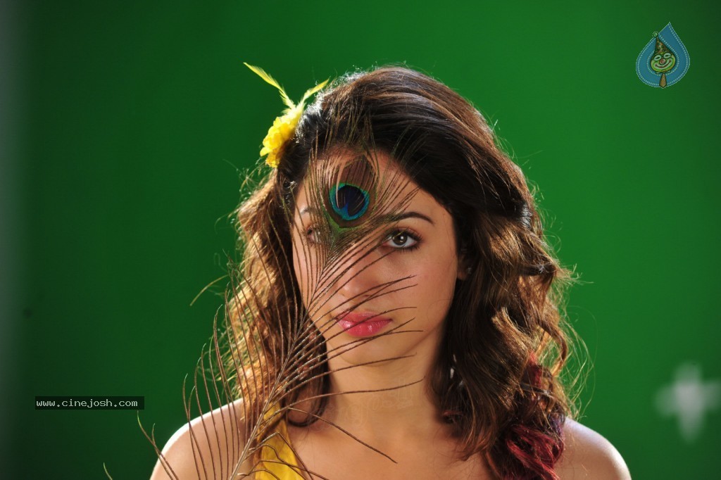 Tamanna New Spicy Photos - 34 / 89 photos
