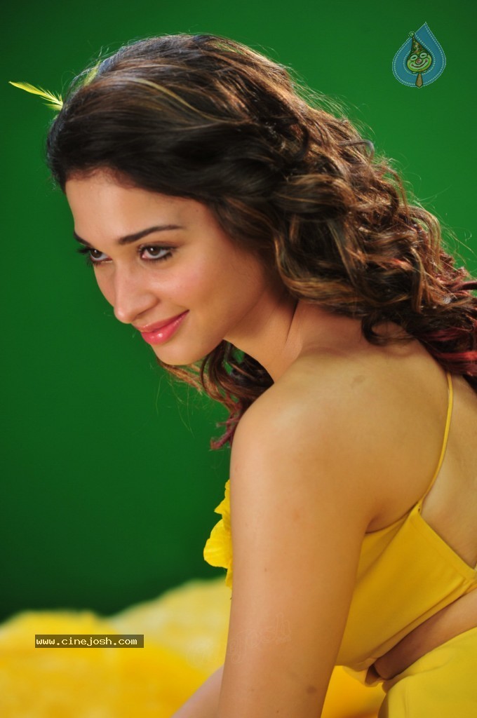 Tamanna New Spicy Photos - 75 / 89 photos