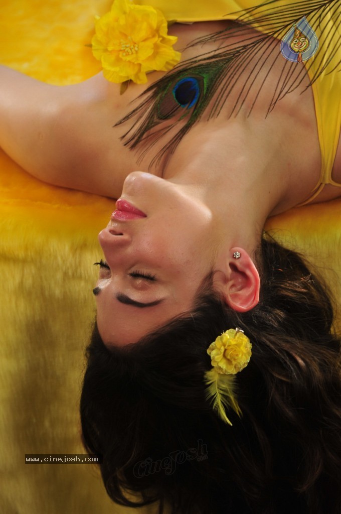 Tamanna New Spicy Photos - 86 / 89 photos