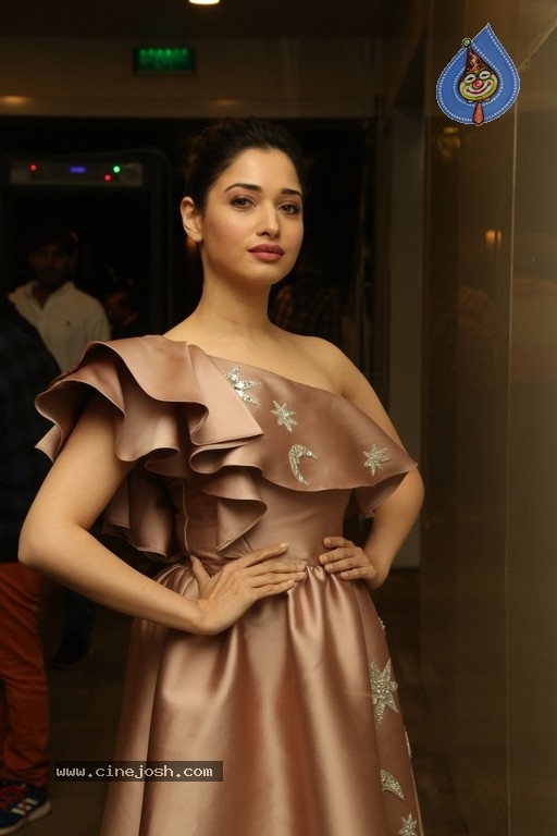 Tamannaah Stills - 8 / 20 photos