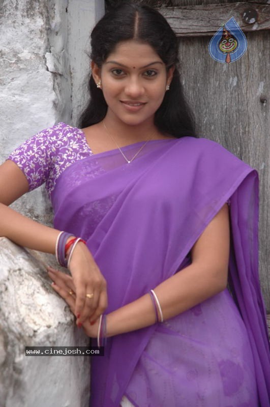 Tamil Actress Rama Stills - 22 / 56 photos