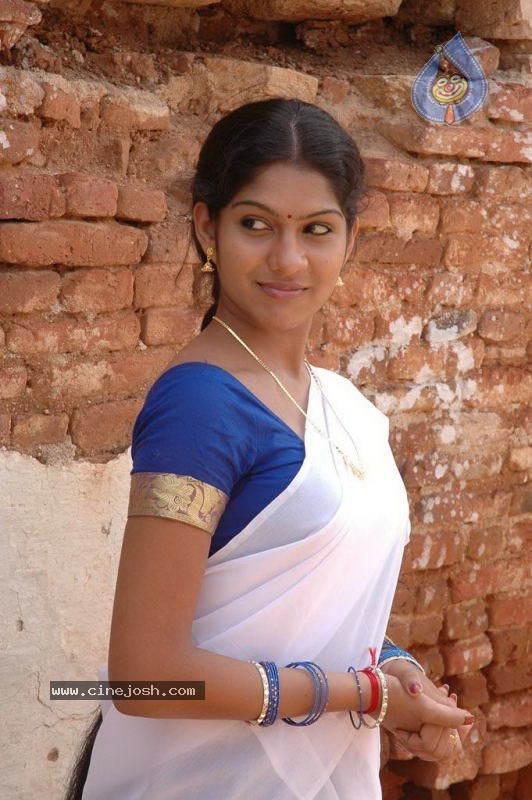 Tamil Actress Rama Stills - 32 / 56 photos