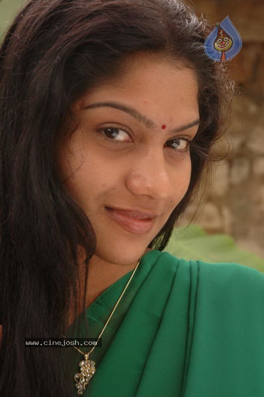 Tamil Actress Rama Stills - 37 / 56 photos
