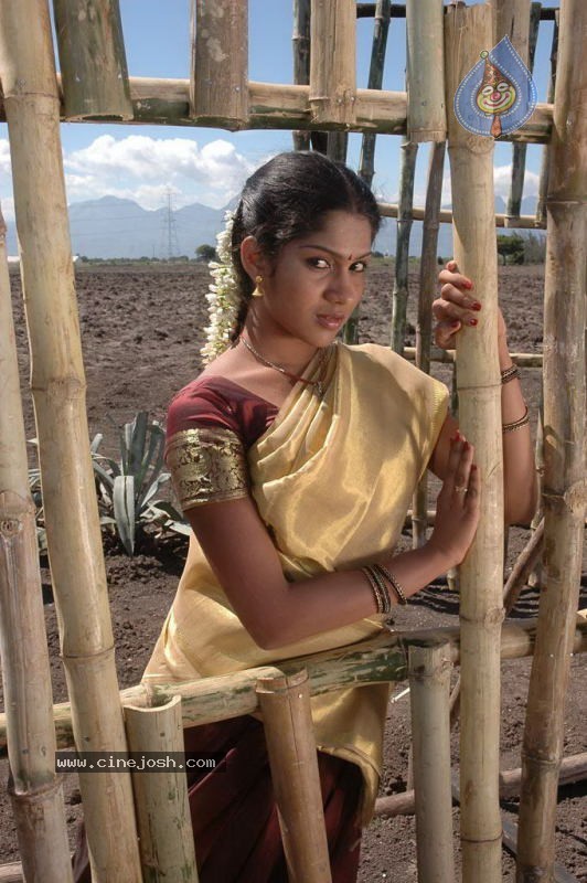 Tamil Actress Rama Stills - 41 / 56 photos