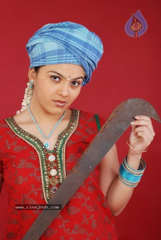 Tamil Actress Swetha Stills - 30 / 61 photos