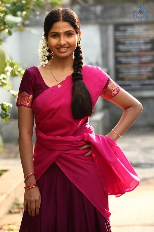 Tamil Actress Venba Photos - 6 / 8 photos