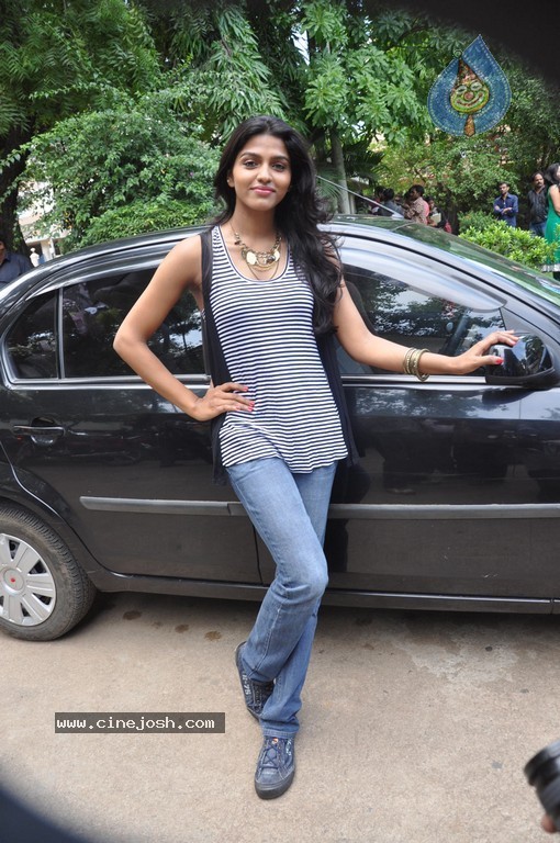 Tanishka Stills - 6 / 22 photos