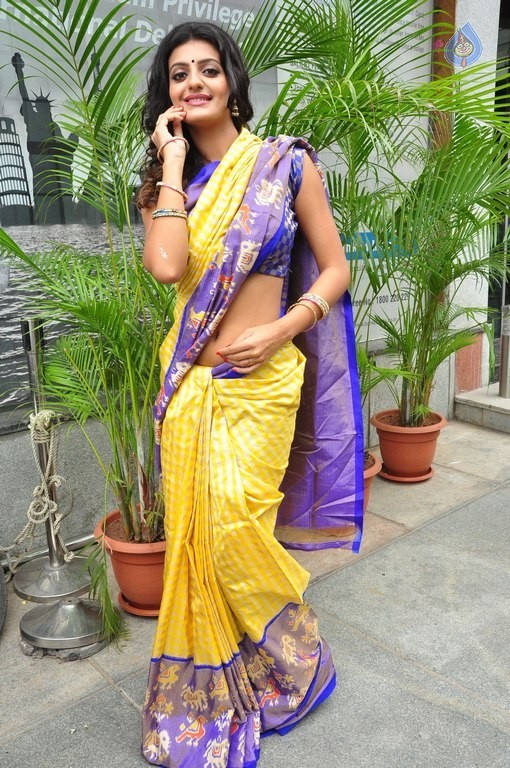 Tanishq Tiwari New Pics - 34 / 39 photos