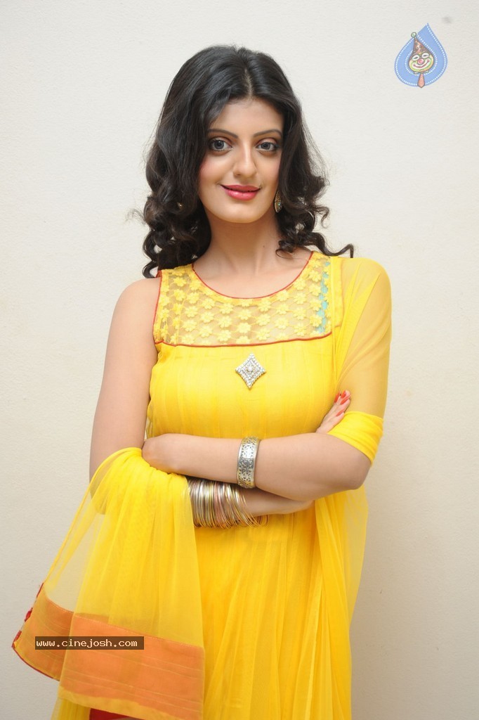 Tanishq Tiwari Stills - 19 / 92 photos