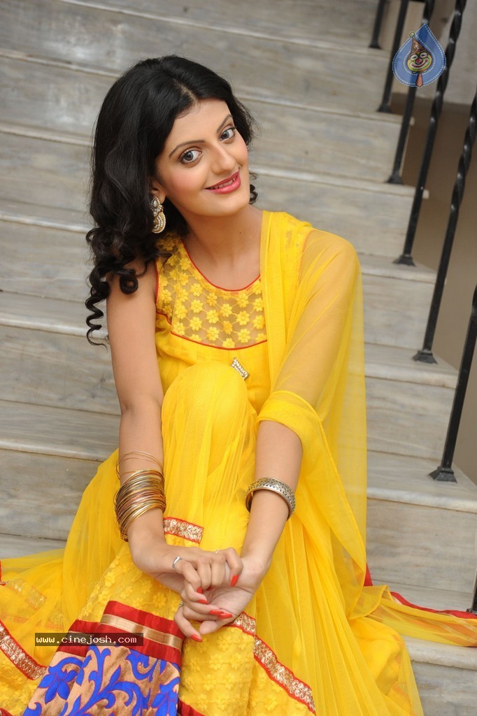 Tanishq Tiwari Stills - 49 / 92 photos