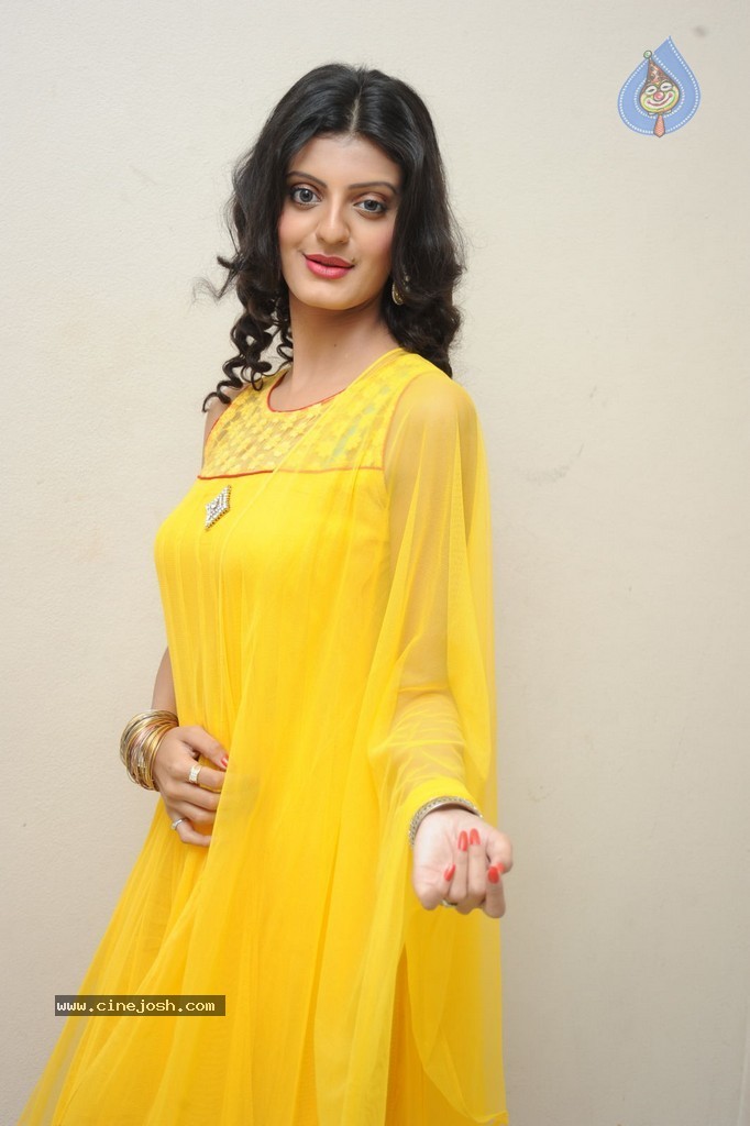Tanishq Tiwari Stills - 50 / 92 photos