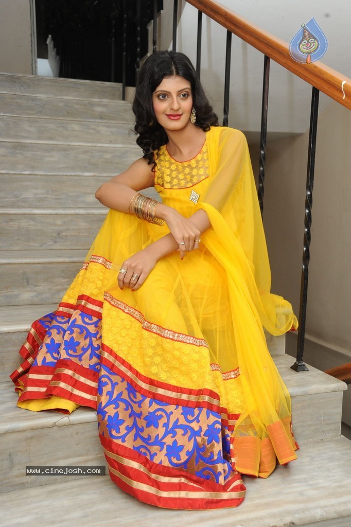 Tanishq Tiwari Stills - 66 / 92 photos