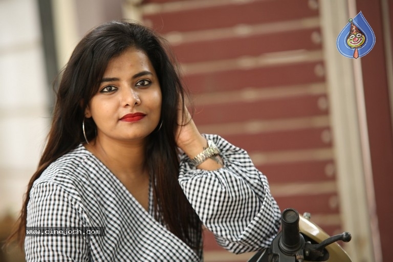Tanuja Naidu New Pics - 24 / 31 photos