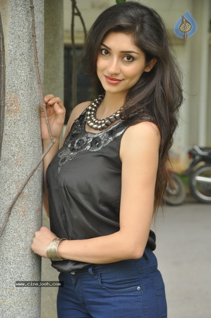 Tanvi Vyas Latest Photos - 19 / 205 photos