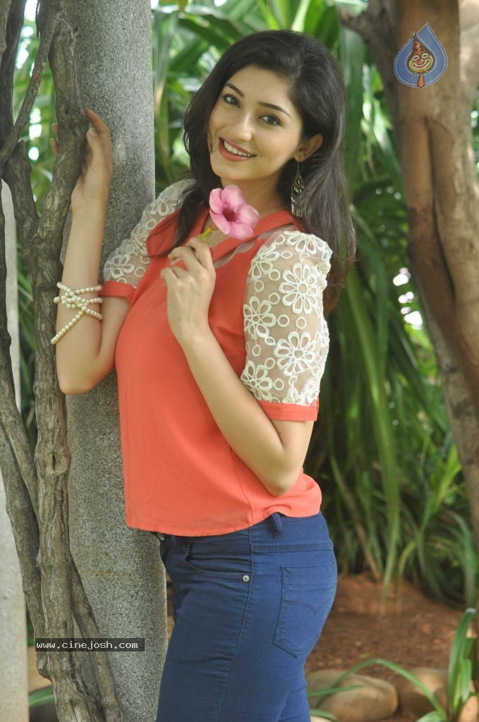 Tanvi Vyas Latest Photos - 38 / 205 photos