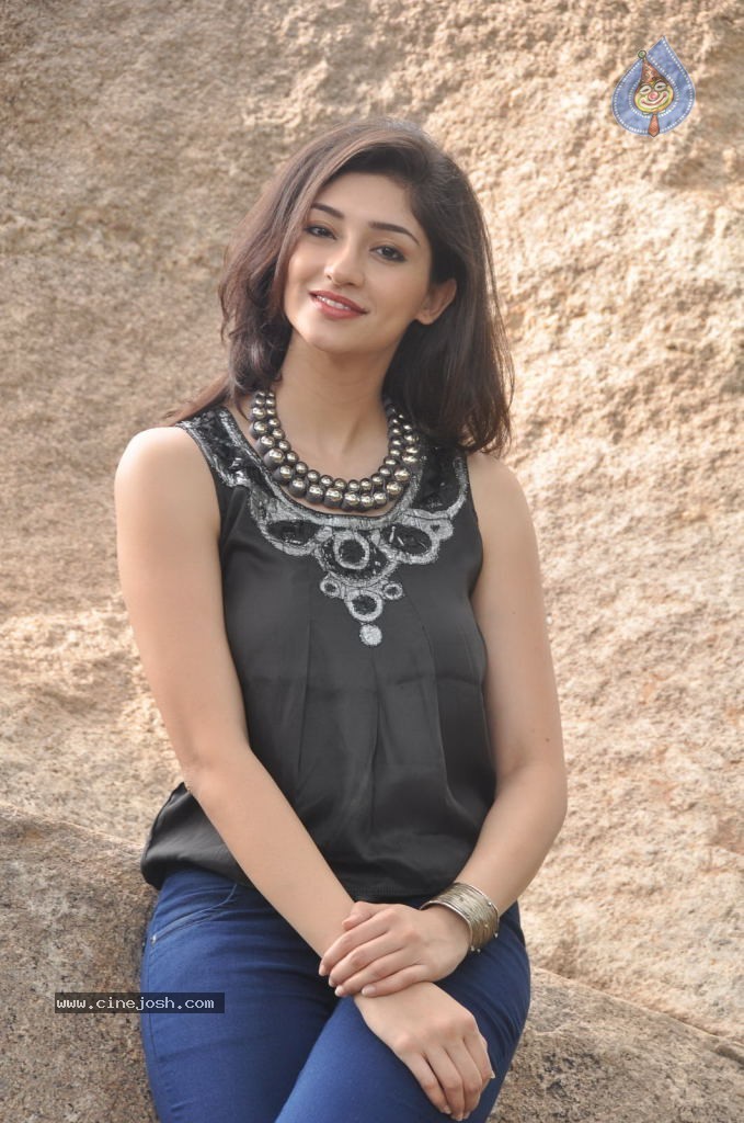 Tanvi Vyas Latest Photos - 111 / 205 photos