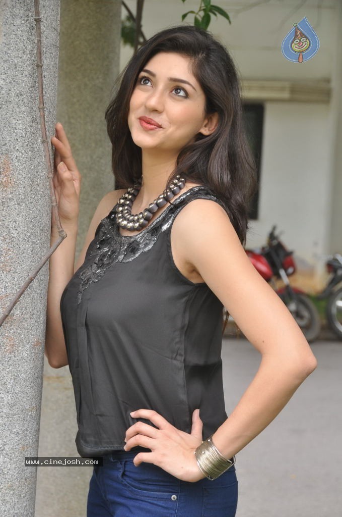 Tanvi Vyas Latest Photos - 114 / 205 photos