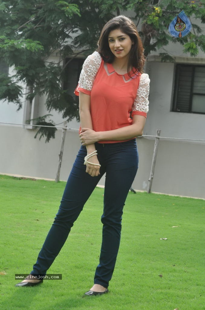 Tanvi Vyas Latest Photos - 188 / 205 photos