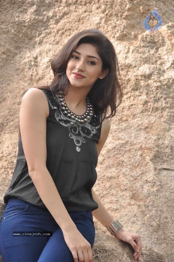Tanvi Vyas Latest Photos - 190 / 205 photos