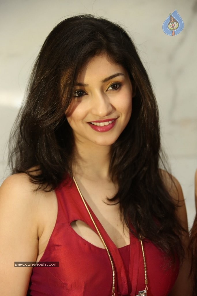 Tanvi Vyas New Gallery - 7 / 65 photos