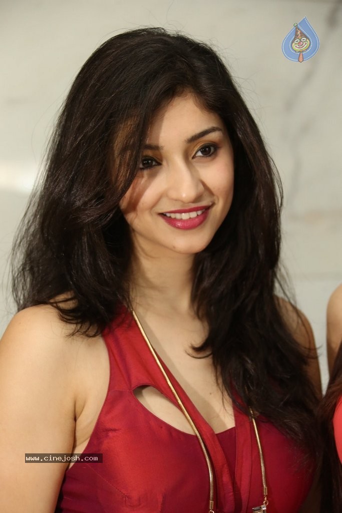 Tanvi Vyas New Gallery - 41 / 65 photos