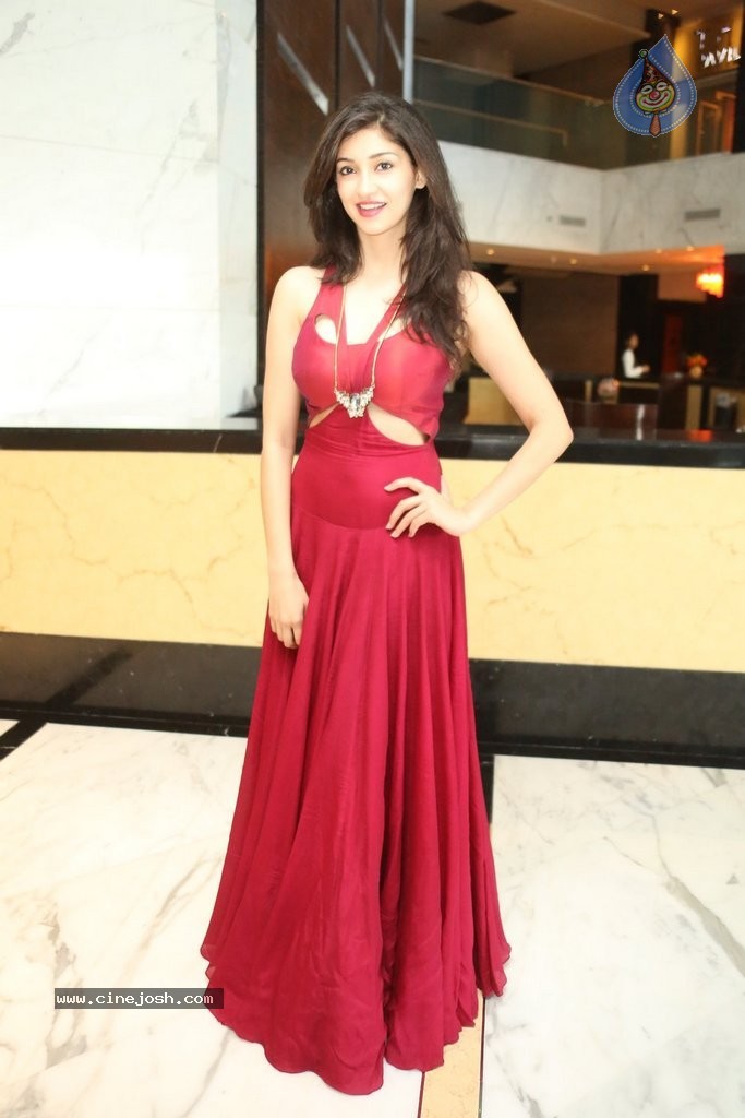 Tanvi Vyas New Gallery - 45 / 65 photos