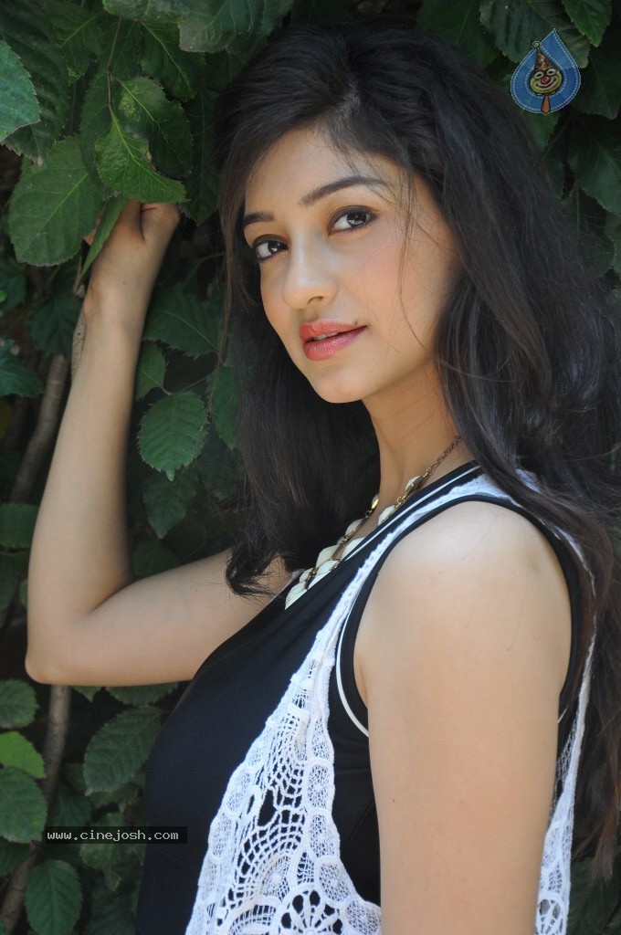 Tanvi Vyas New Gallery - 22 / 118 photos