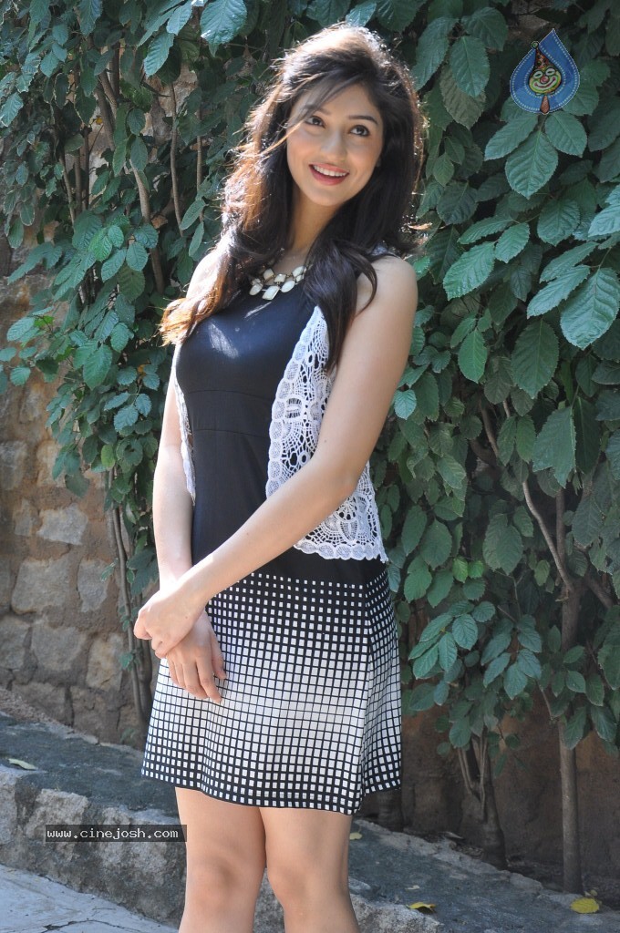 Tanvi Vyas New Gallery - 51 / 118 photos