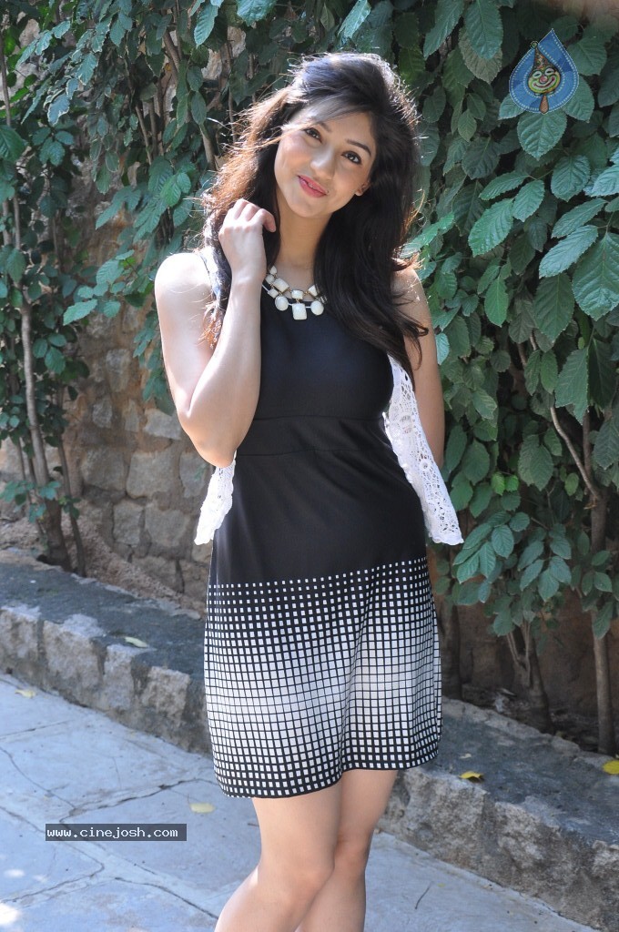 Tanvi Vyas New Gallery - 58 / 118 photos