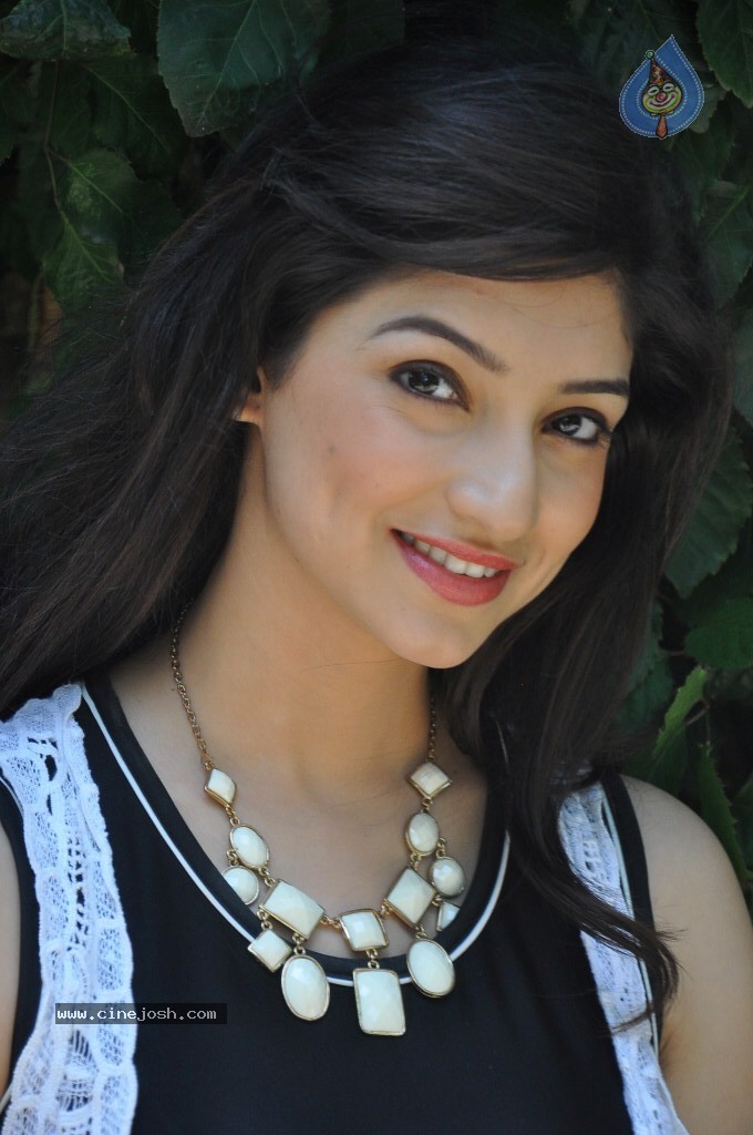 Tanvi Vyas New Gallery - 66 / 118 photos