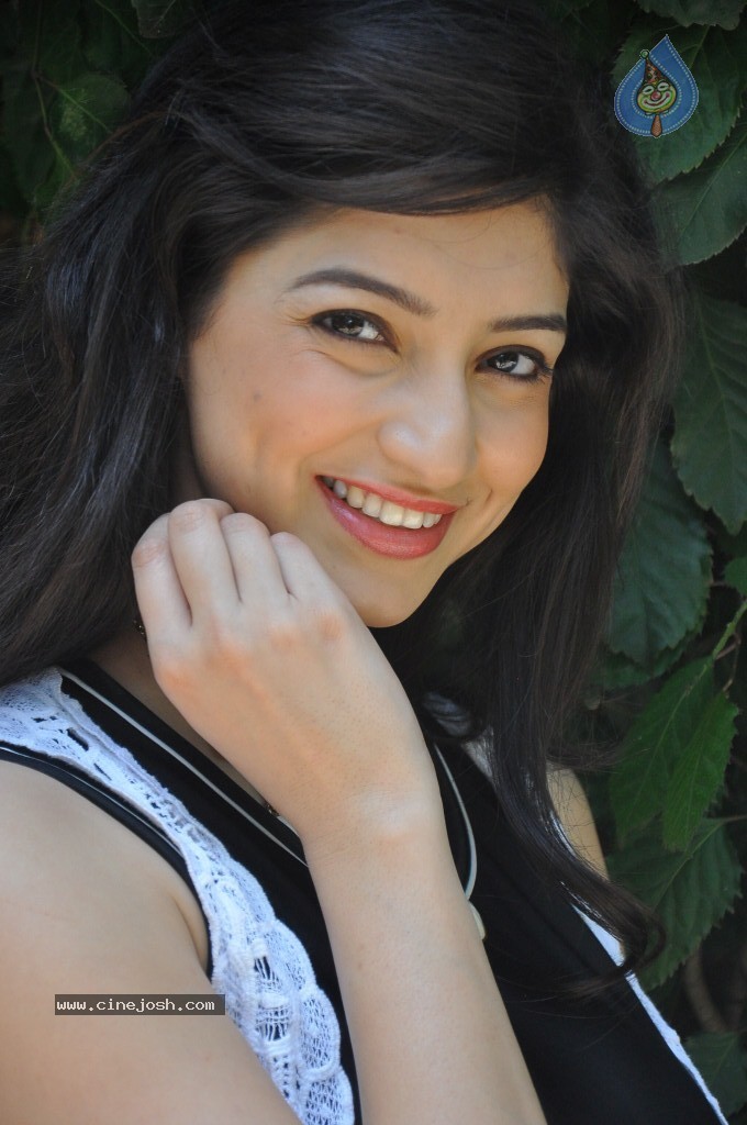 Tanvi Vyas New Gallery - 109 / 118 photos