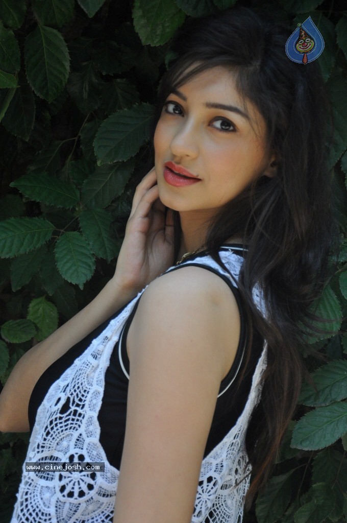 Tanvi Vyas New Gallery - 113 / 118 photos
