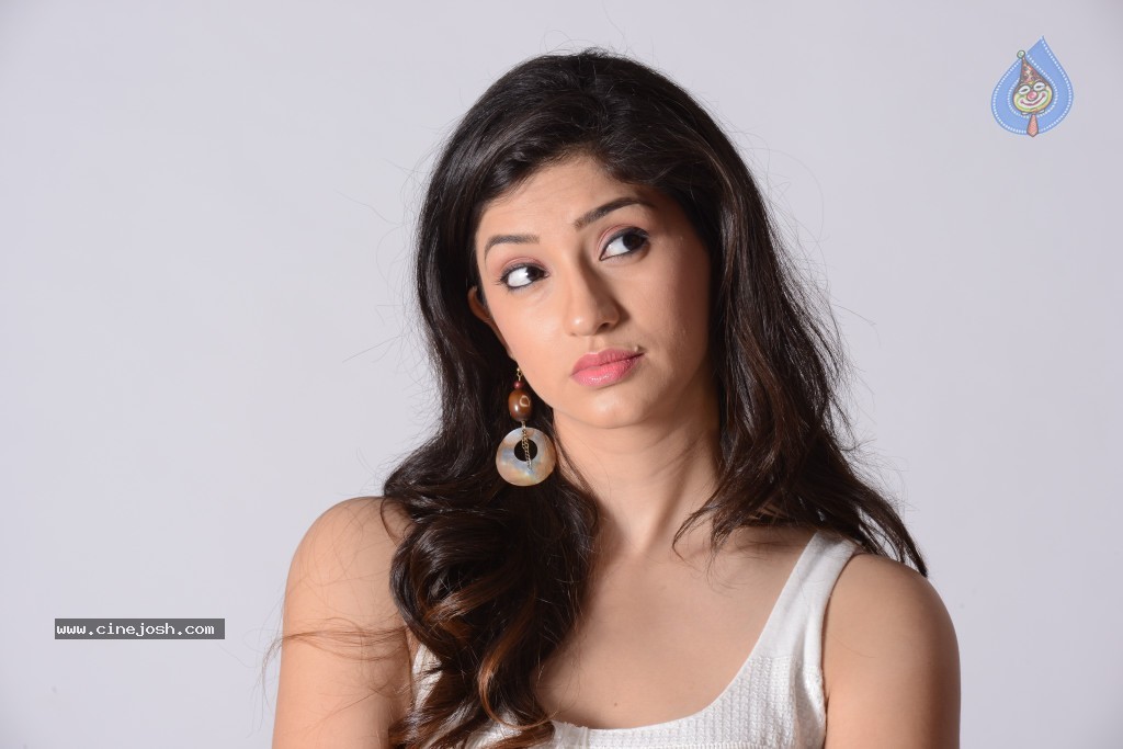 Tanvi Vyas New Gallery - 13 / 99 photos
