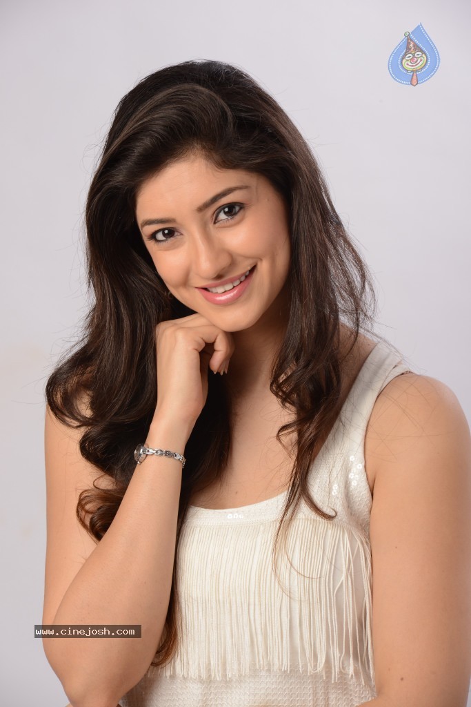 Tanvi Vyas New Gallery - 29 / 99 photos