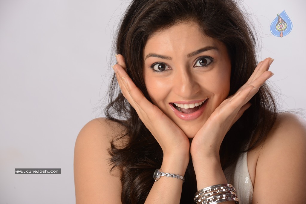 Tanvi Vyas New Gallery - 65 / 99 photos