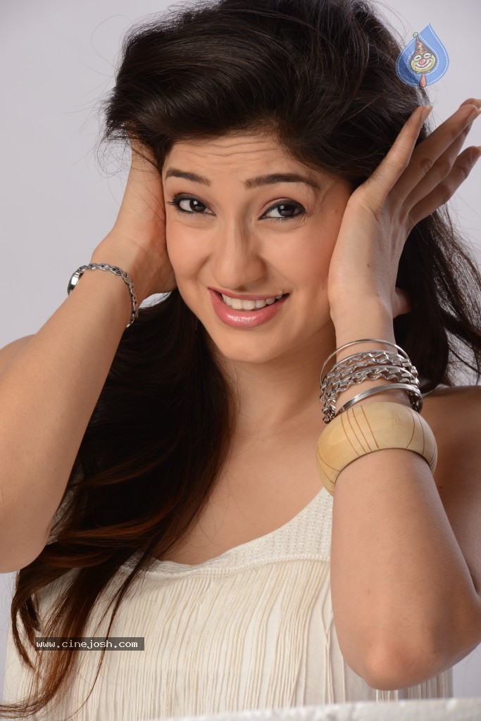 Tanvi Vyas New Gallery - 85 / 99 photos