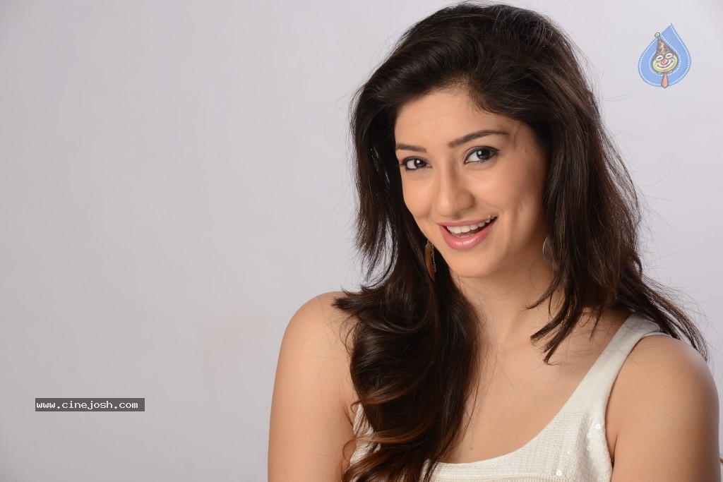 Tanvi Vyas New Gallery - 86 / 99 photos