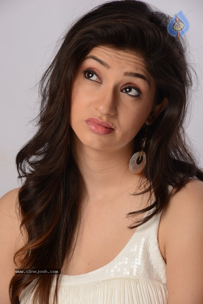 Tanvi Vyas New Gallery - 88 / 99 photos