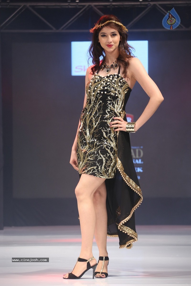 Tanvi Vyas New Photos - 26 / 124 photos