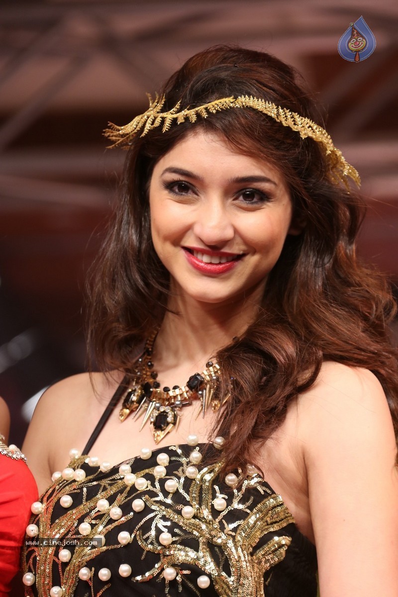 Tanvi Vyas New Photos - 31 / 124 photos