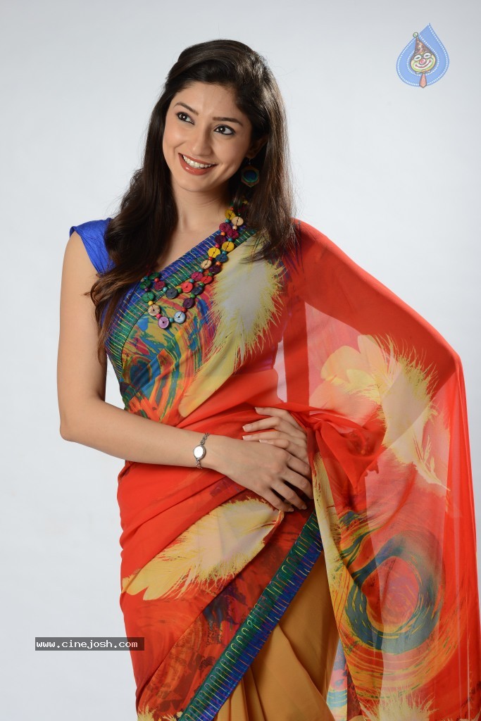 Tanvi Vyas Photo Gallery - 14 / 39 photos