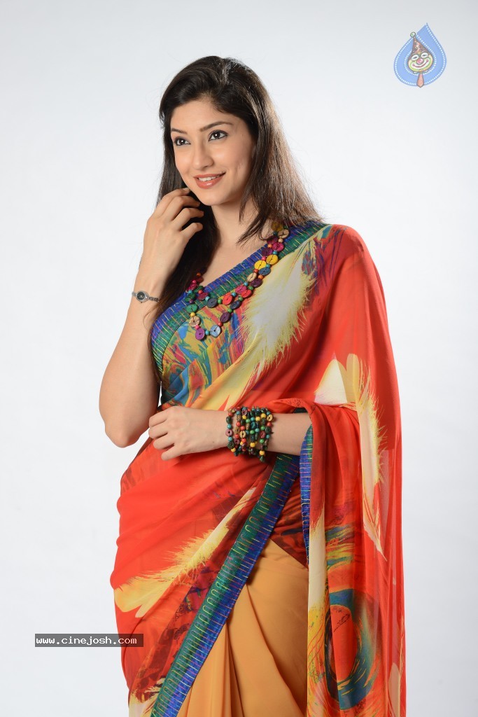Tanvi Vyas Photo Gallery - 17 / 39 photos